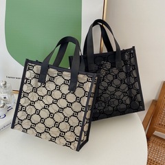 New K-beauty Style Fog Flower Mesh Flocked Makeup Bag, Handheld Toothbrush and Cleansing Bag, Portable Storage Bag, Large Capacity Women's Bag