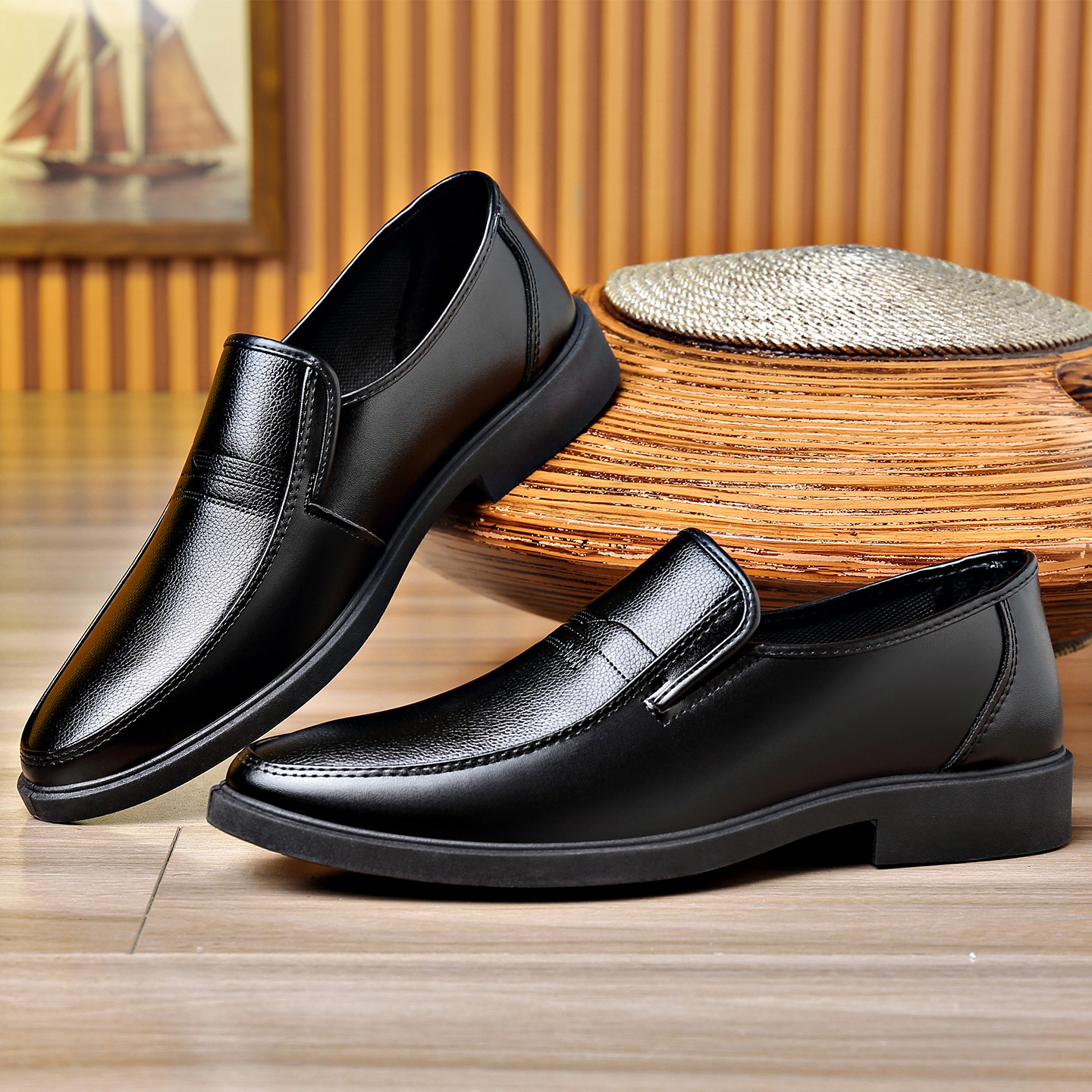 Zapatos de cuero para hombres, zapatos de cuero de gran tamaño transfronterizos para hombres, zapatos de cuero de laqueados, ropa casual de negocios, zapatos de cuero de punta británicos coreanos para hombres