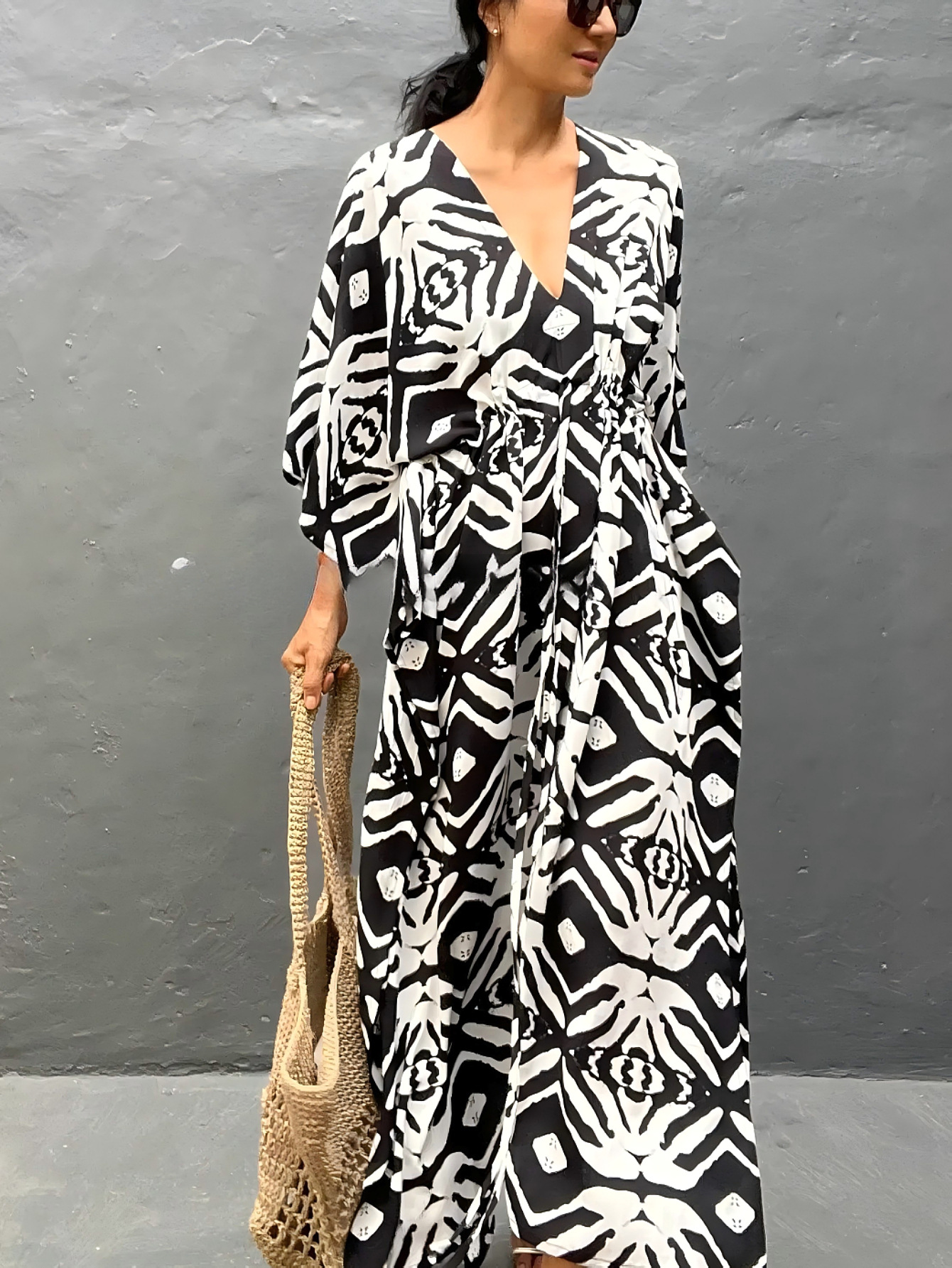 Blusa de playa con cordón de rayón europeo y americano transfronterizo Falda larga de vacaciones suelta Bikini Protector solar Blusa exterior CM2540