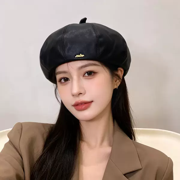 Korean-Style Matte Pu Leather Pumpkin Octagonal Artist Hat for Women with Metal Gold Tag and Vintage Look, Makes the Face Look Smaller, Beret Hat