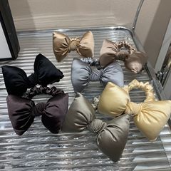 シルクの感じの蝶結びの髪の輪の気質の女性のネクタイの氷の糸は髪の毛の筋の布の芸の頭の花の高弾の頭縄を刺します。