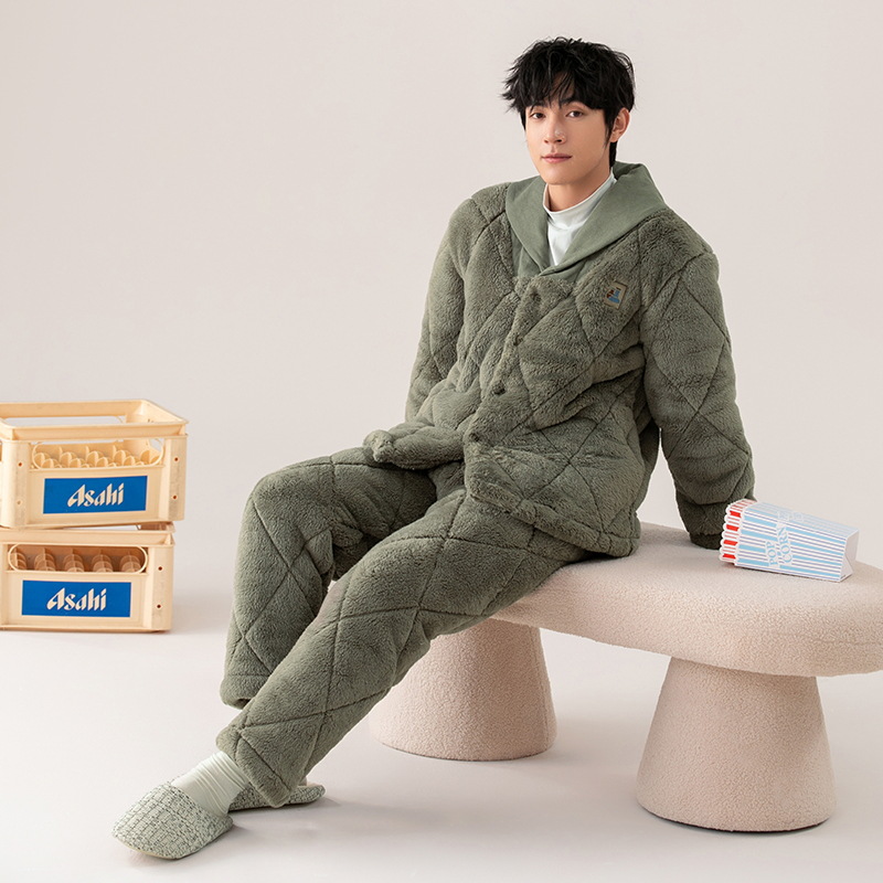 Pijama de hombre de invierno más grueso de terciopelo de algodón de coral de calor de tres capas de terciopelo de coral negro de alta calidad de otoño y invierno ropa para el hogar