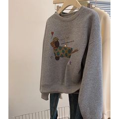 グレーの韓国系のベルベットは、丸首を厚くして、女性の秋冬の小柄がゆるくて痩せている肩の上着をかぶせている