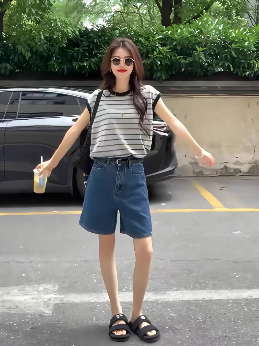 Áo thun nữ tay ngắn sọc trắng đen thiết kế tôn dáng sang trọng — Sọc trắng và đen chi tiết 2