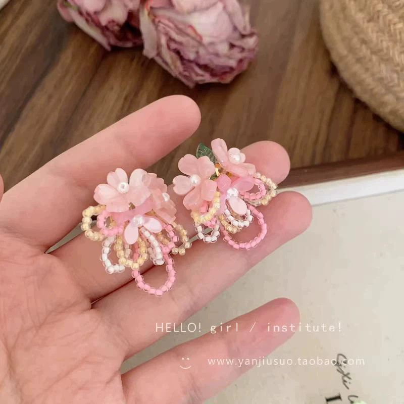 2026 viento falso sensación de atmósfera super inmortal pendientes de flores de malla temperamento suave de chiffon para mujeres pendientes