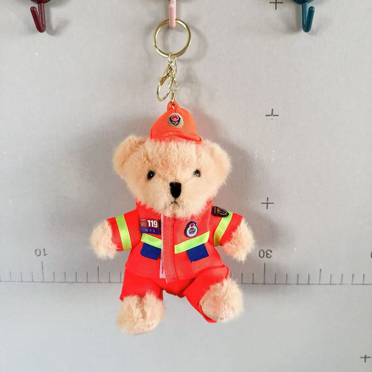 Colgante de oso de bomberos