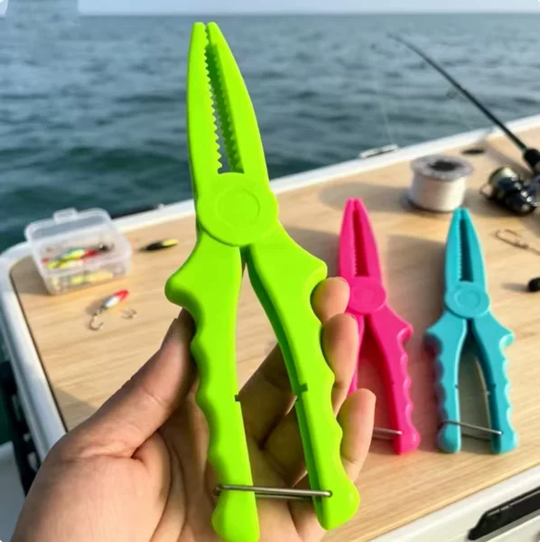 New plastic fish gripper, anti-slip fish clamp, fish remover, fishing tool, lure pliers, fish controller