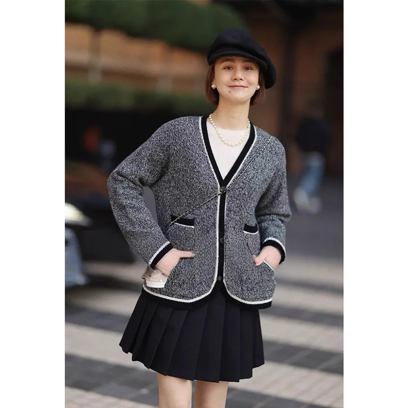 Wenjiu Tweed Style V Neck Old Wallet Floral Yarn Wool Contrasting Knitted Cardigan 25 Winter Loose Jacket for Women 1062
