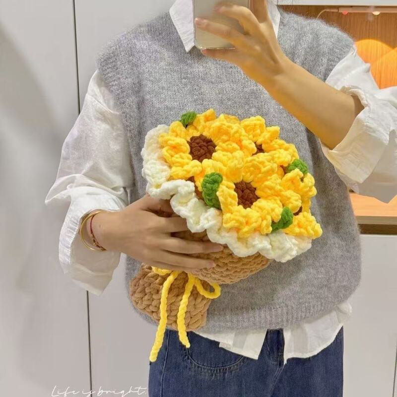 手工编织冰条线手捧玫瑰花束成品自制钩织材料送妈妈母亲节礼物|undefined