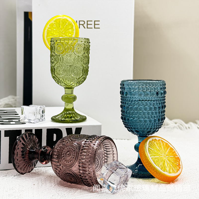 Gran por mayor transfronterizo vintage relieve tazas de vino de vidrio de colores tazas de vino de boda una taza de vino grueso una taza o dos tazas