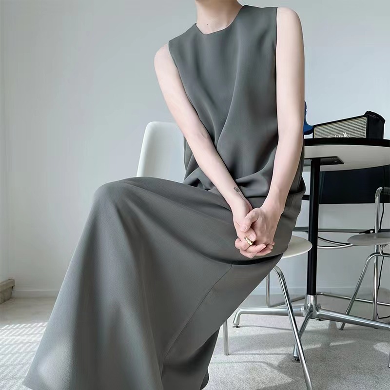 Váy maxi nữ dáng rộng phong cách lạnh lùng tối giản — Màu xám