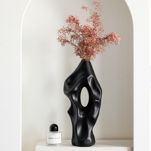 Nordic-style home decor with unique shapes, modern minimalist ceramic vase, dried flower arrangement vase, trendy manufacturer wholesale