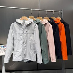 太阳石系列M8户外男女同款软壳衣春秋防风透气耐磨百搭连帽冲锋衣
