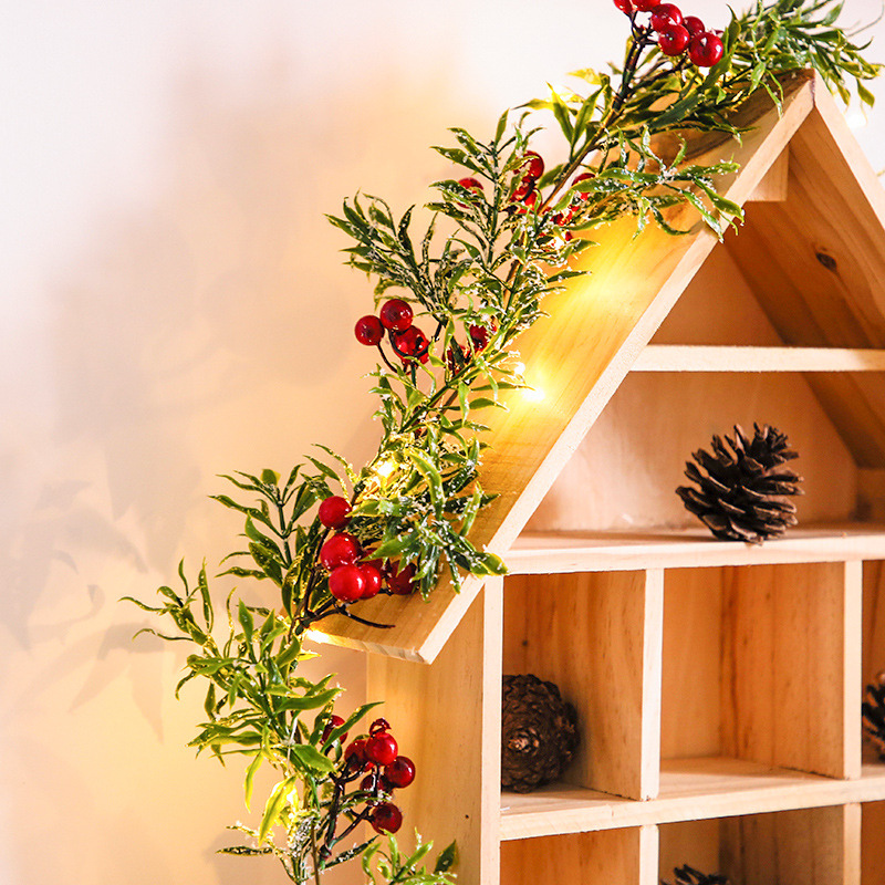 2021 Nuevo LED Navidad rojo fruta luz cadena aguja de pino decorativo alambre de cobre luz ventana decoración vacaciones luz de color