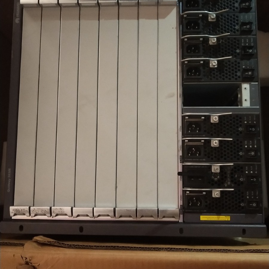 全新Quidway S9306 T比特路由交换机,双风扇双引擎双电源