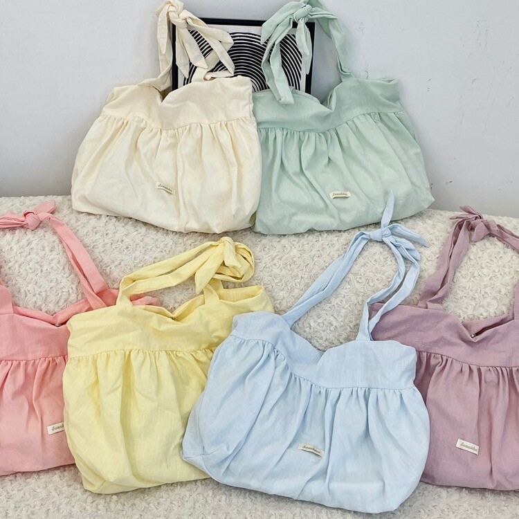 5291 pleated buckle shoulder strap South Korea ins shoulder bag western style design canvas bag women's shopping commuter bag 5291 pleated buckle shoulder strap South Korea ins shoulder bag western style design canvas bag women's shopping commuter bag