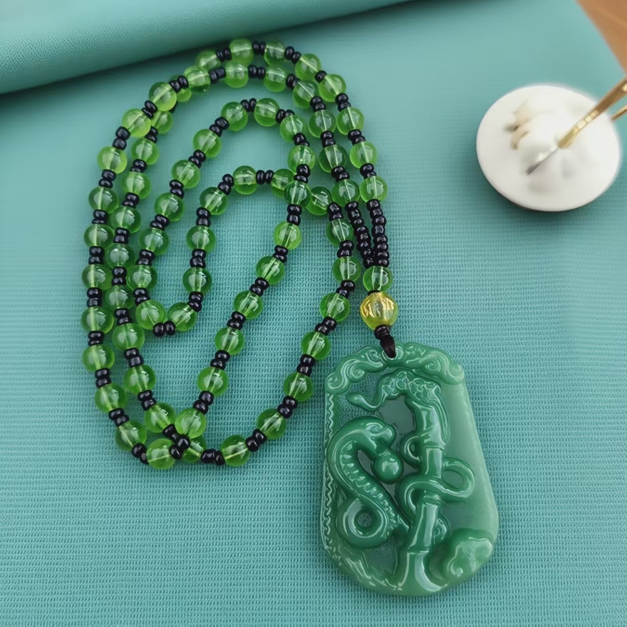 热销爆款玻璃仿玉12生肖长款毛衣链男女民族风本命年十二生肖吊坠