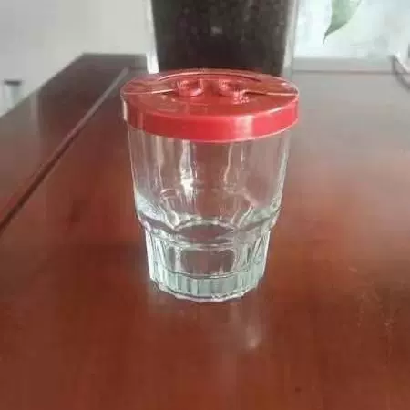 供应玻璃口杯110ml易拉玻璃酒瓶 2两玻璃杯 保健酒瓶口杯酒杯 玛