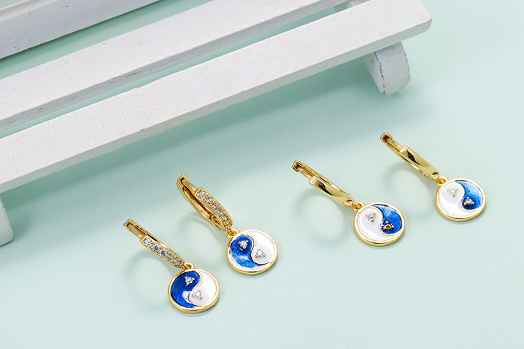 3g Weight Zircon Inlay Material Earrings Classification Simple Style Tai Chi Oil Drip Enamel Earrings