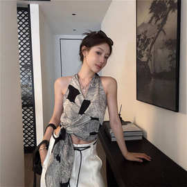 设计感复古印花交叉v领挂脖吊带背心女夏季绑带修身气质外穿上衣