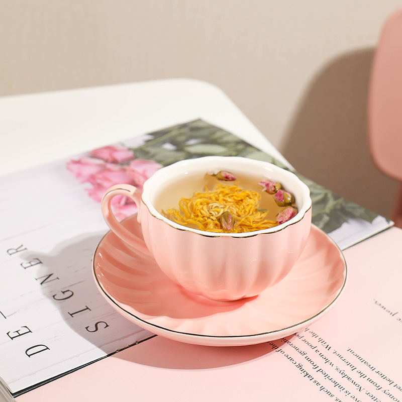 Comercio exterior de cerámica taza de café platillo juego de té regalo simple flor taza de té hogar taza de agua café traje de regalo con estante