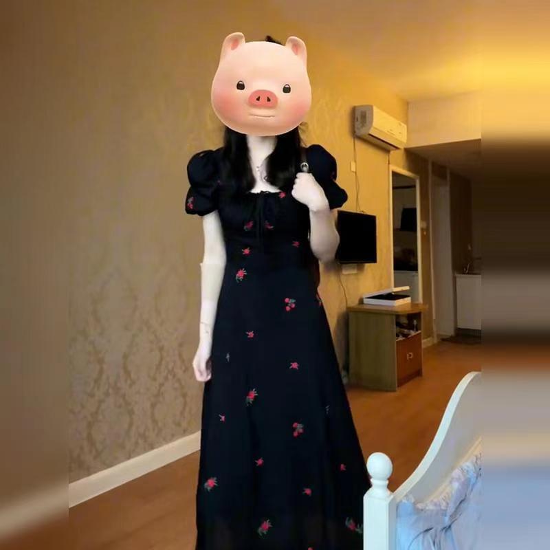 クロスボーダーの新型小柄なフランス風の花の黒いワンピースのスカートの夏の女装の気質の高級感は腰の長いスカートを収めます。|undefined