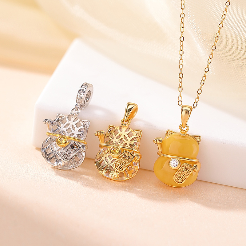 Mặt dây chuyền bạc S925 mạ vàng đính pha lê trắng hình mèo thần tài phong thủy mới — Bạch thủy tinh vàng (không kèm dây)