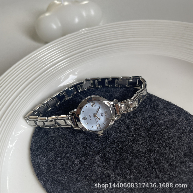 Niche Round Small Dial Student Forest Bracelet Steel Band Simple Elegant Compact Watch Female Ins Accessible Luxury Retro