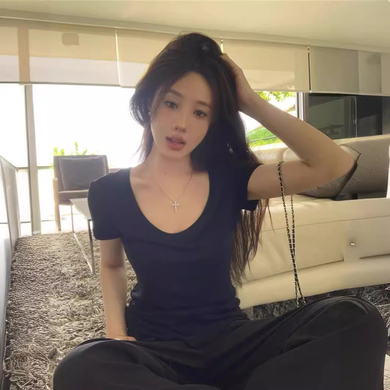 White All-match U-collar Short-sleeved T-shirt Women's 2024 Summer New Slim-fit Shoulder Base Shirt Black Top
