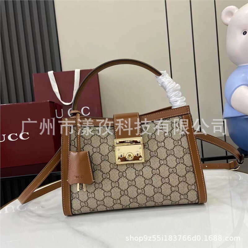 2025 New Gucci Shoulder Crossbody Bag Padlock Series Medium-Sized Handbag Women's Underarm Bag Versatile
