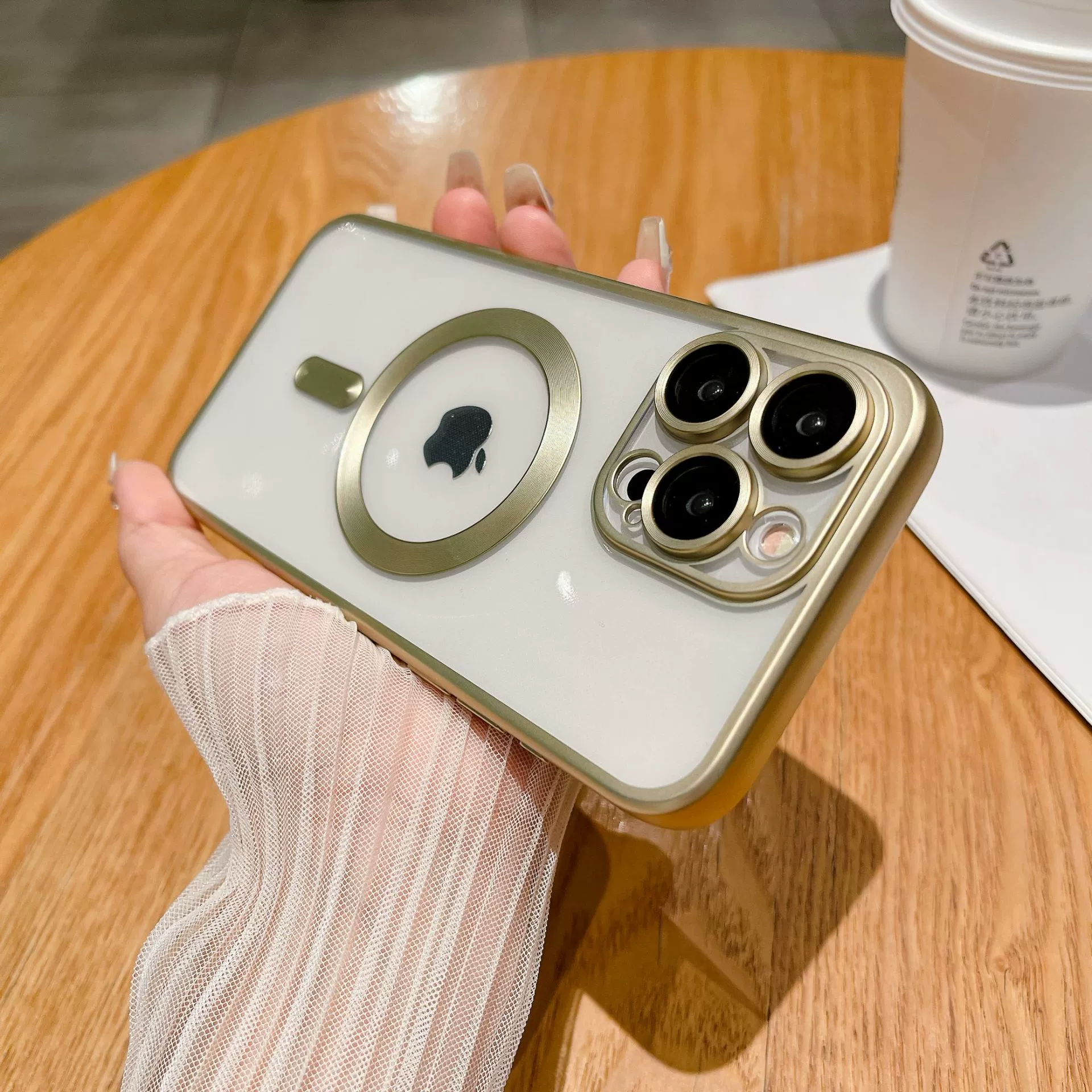 Защитный чехол для телефона (Apple) для серий iPhone 11–16, матовое покрытие, магнитное кольцо, камера-нгид