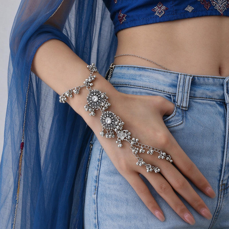 Cross-border exotic Indian-style finger bracelet, Bohemian beaded tassel bracelet, rhinestone-embellished wrist chain
