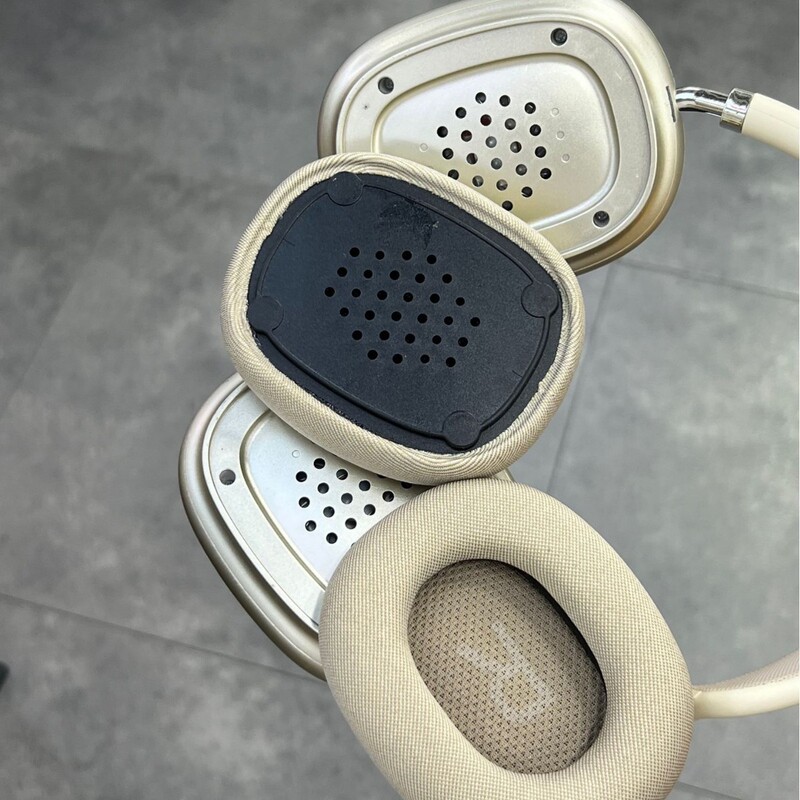 Cross-border P9MAX mid-range over-ear wireless Bluetooth headphones with magnetic earcups and pop-up display, designed for sports