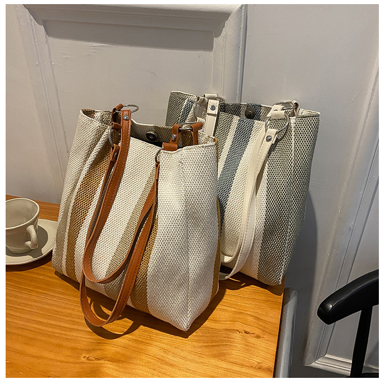 202g Weight Polyester Lining Material Zipper Closure Type Single Shoulder Strap Strap Type Tote Bag Bags Type Casual Occasion Canvas Material Solid Color Pattern All Seasons Season Women's Gender Streetwear Style Square Shape White, Black Color Small Size Small Canvas Streetwear Tote Bag 1