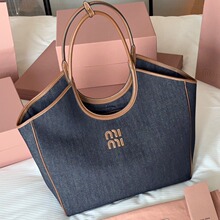 2024�����¿�MIU����Ƥţ�з������ذ����߼�������μ�Ҹ��Ů��