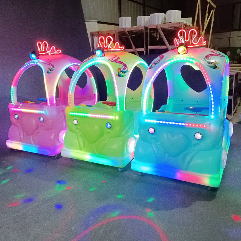 2025 nuevo coche de entretenimiento luminoso eléctrico para niños doble puesto cuadrado parque código de escaneo coche de choque de batería Shuanglu