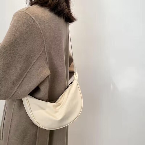 Lightweight Crossbody Bag, New Design Underarm Bag, Western and Eastern Style, Fashionable and Trendy Commuter Bag, Retro Bag