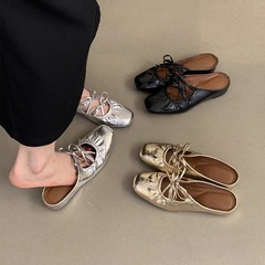 中背が高くなったパケットヘッダーの半スリッパの女性は夏に銀色の涼しいフランスの気質のアンドロメダ風坂と厚い底の靴を履いている