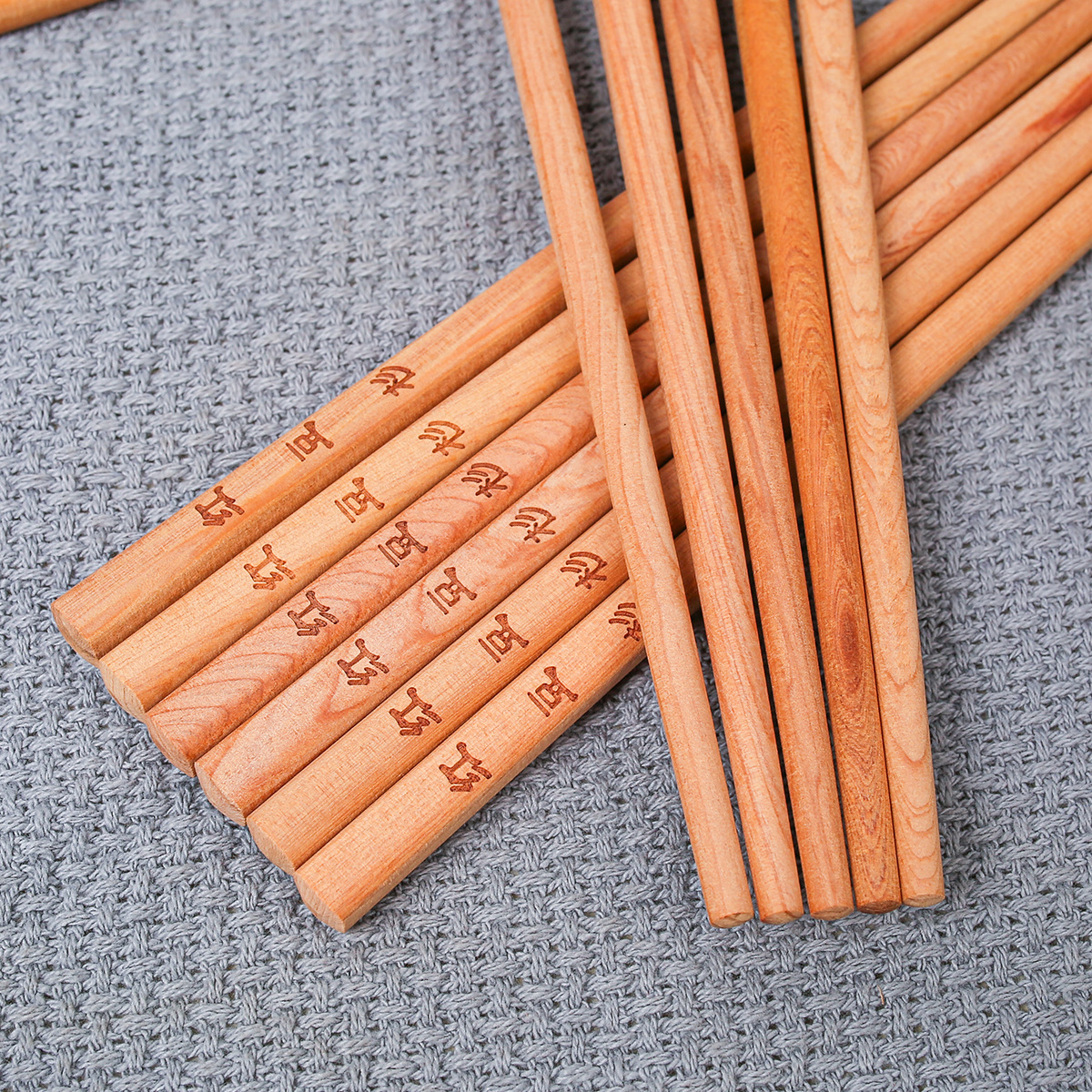 Hogar palillos de madera maciza al por mayor Tejo palillos 25cm comercial kuaizi talla en stock puesto suministro grabado logo