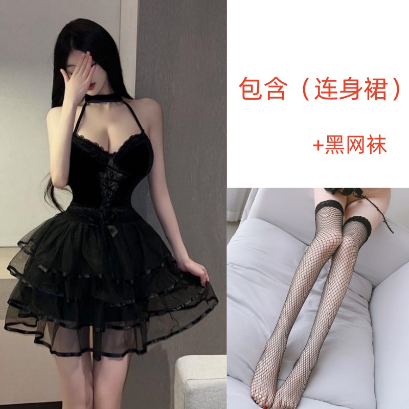 드레스 + 블랙 망사 스타킹