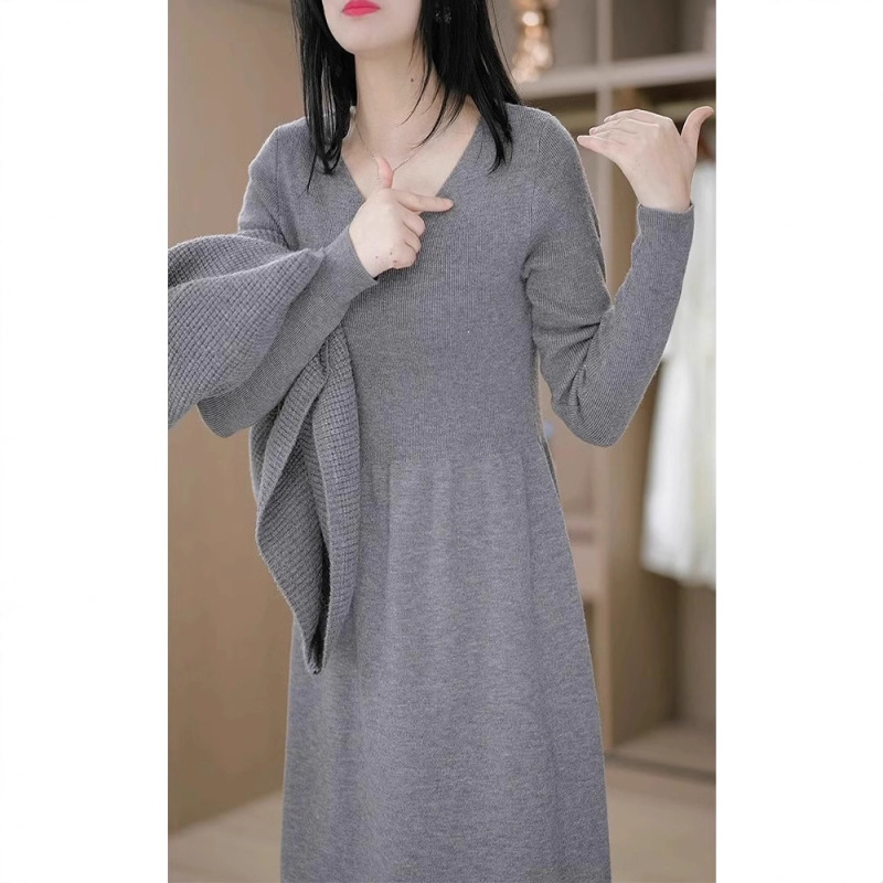 两件套针织毛衣连衣裙女2025春秋新款高档妈妈配大衣套装加厚裙子|undefined