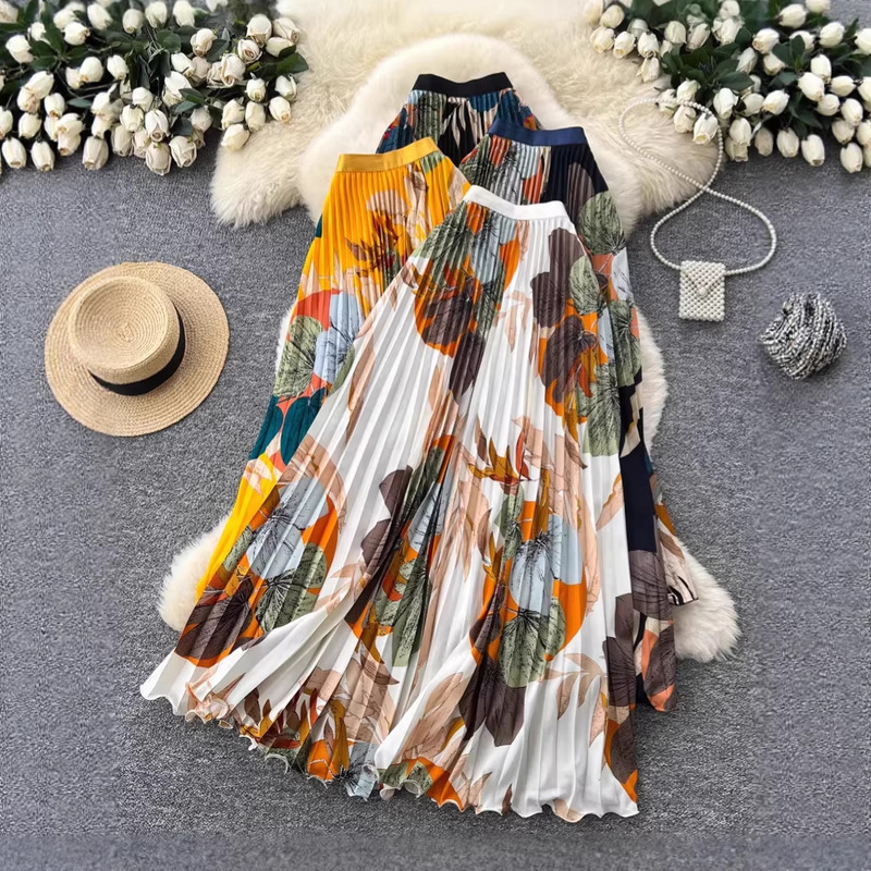 Vintage Printed Pleated Elastic Waist Fashion Skirt for Women, High-Waisted A-Line Skirt, Commuting Long Skirt with a Large Hem and Drape Effect for Summer Vintage Printed Pleated Elastic Waist Fashion Skirt for Women, High-Waisted A-Line Skirt, Commuting Long Skirt with a Large Hem and Drape Effect for Summer