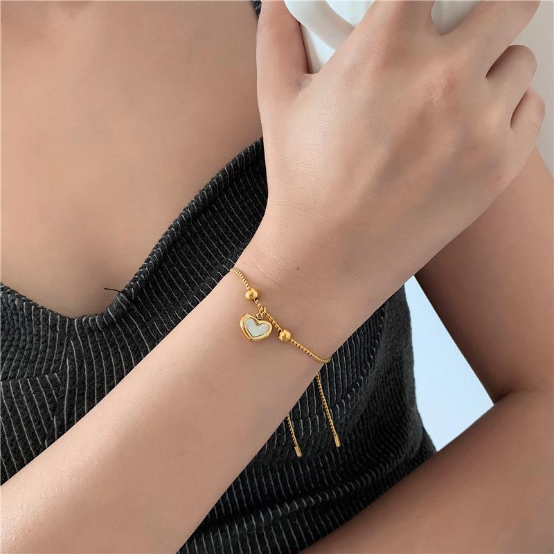 6g Weight Pendant Necklace Classification 1 Piece Quantity Daily Occasion Titanium Steel Material Heart Shape Pattern Women'S Gender Plating Design Retro Style Retro Heart Shape Titanium Steel Plating Pendant Necklace 1 Piece 3