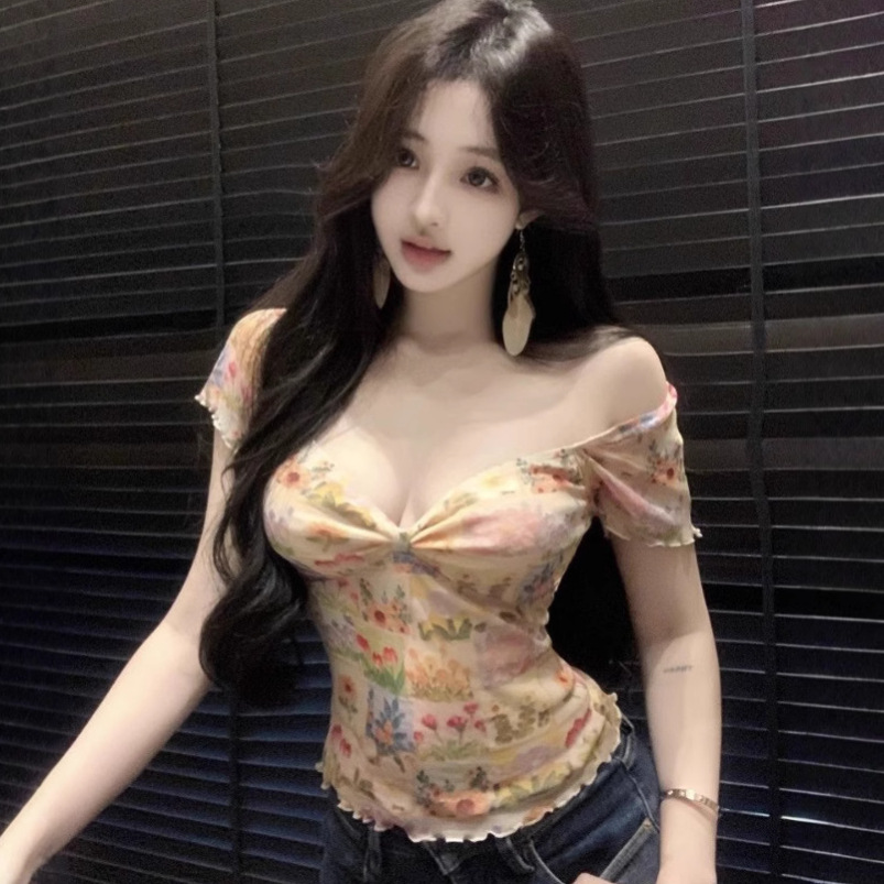 섹시한 원라인 칼라 퓨어 러스티 로우 컷 꽃무늬 반팔 티셔츠 여성 여름 핫걸 패션 짧은 다용도 바닥 탑 여성 T
