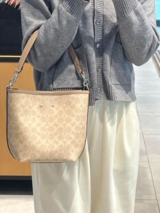 Retro capacious one-shoulder bag, underarm bag, shoulder bag