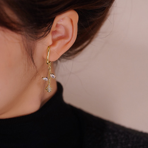 小众设计锆石金属玫瑰花耳骨夹女韩国个性百搭气质无耳洞耳环耳饰