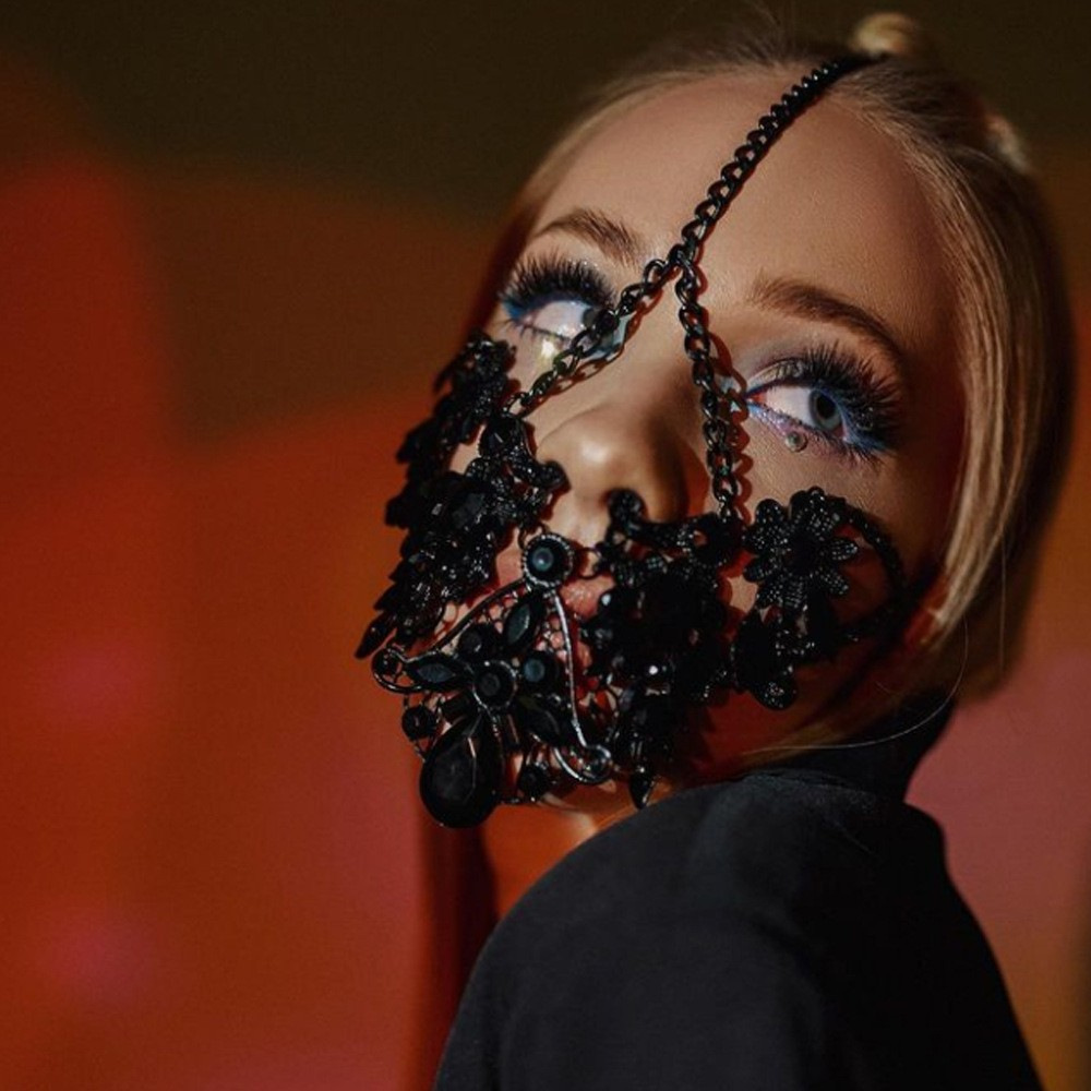 Amazon nueva máscara de diamante geométrica exagerada máscara negra de Halloween accesorios de fiesta máscara femenina