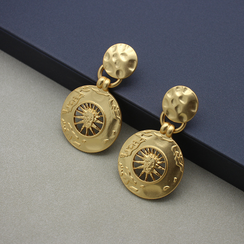 European and American British retro antique gold earrings exaggerated gold coin earrings Sun God matte hollow earrings