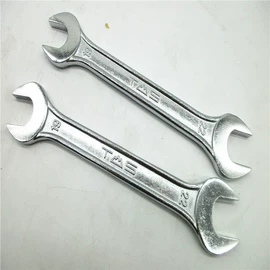 抹泥板;卷尺;十字螺丝刀