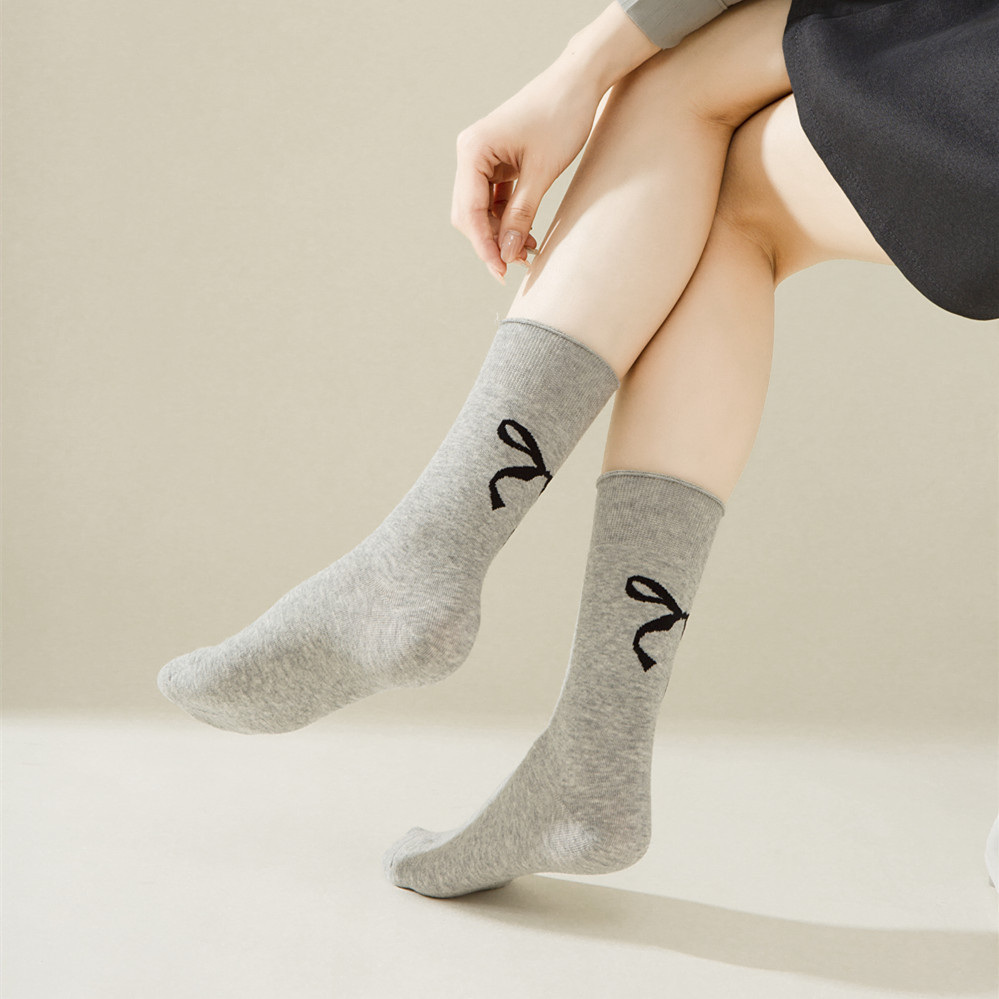Calzini con fiocco, calzini da donna, calzini tubolari, jacquard, Corea del Sud, personalizzati, autunnali e invernali, versatili, assorbenti del sudore, carini, calzini in cotone bianco e nero_voghion.com